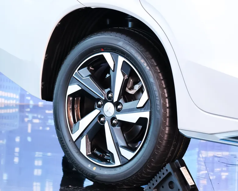 "BRIDGESTONE ECOPIA EP150 เหนือชั้นด้วยเทคโนโลยี ENLITEN(R)" นวัตกรรมล่าสุดจากบริดจสโตน ได้รับเลือกเป็นยางล้อมาตรฐานติดตั้งในรถยนต์ "New Xpander HEV และ New Xpander Cross HEV" จากมิตซูบิชิ มอเตอร์ส