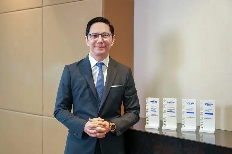 Kris Chantanotoke garners "Leader of Leader" Award, propelling Siam Commercial Bank to prominence at Future Trends Awards 2024