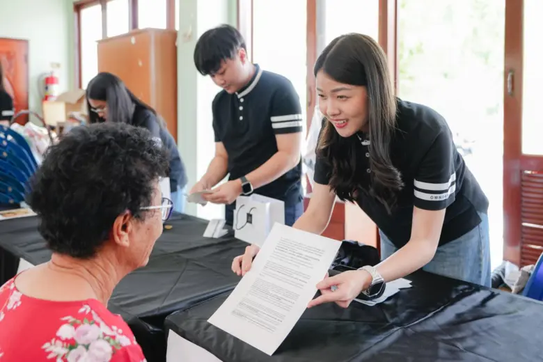 กลับมาอีกครั้งกับโครงการ OWNDAYS EYE CAMP โครงการดีๆ ที่ โอนเดส์ ต้องการคืนกำไรส่วนหนึ่งสู่สังคม ด้วยการมอบแว่นตาให้กับพื้นที่ห่างไกล