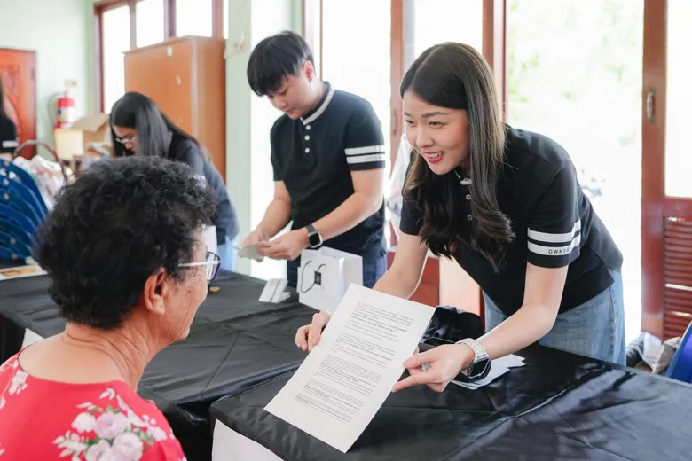 กลับมาอีกครั้งกับโครงการ OWNDAYS EYE CAMP โครงการดีๆ ที่ โอนเดส์ ต้องการคืนกำไรส่วนหนึ่งสู่สังคม ด้วยการมอบแว่นตาให้กับพื้นที่ห่างไกล