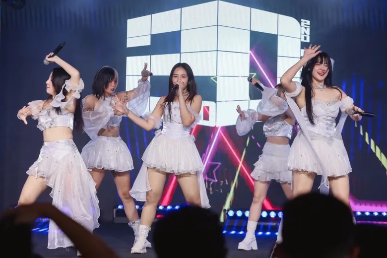 ทัพศิลปินไอดอลแจกความสดใส ในงาน idol EXCHANGE@เอ็ม บี เค เซ็นเตอร์ เรียกเสียงกรี๊ดสนั่นกับบอยกรุ๊ป THE7 สุดมันส์กับวงไอดอลสาย J-POP อันดา-ลูกแก้วเสิร์ฟความฟินจิ้นกระจาย BERRY BERRY เปิดตัวซิงเกิลใหม่