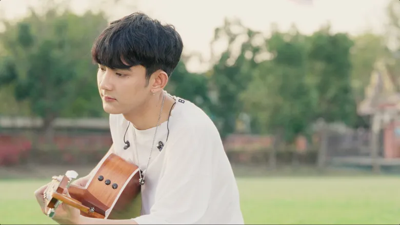 "อยู่ด้วยกันทุกเทศกาล" ผ่านเสียงสุดละมุนของ First Anuwat ซิงเกิลลำดับที่สองจาก "ระบายมาโปรเจค"