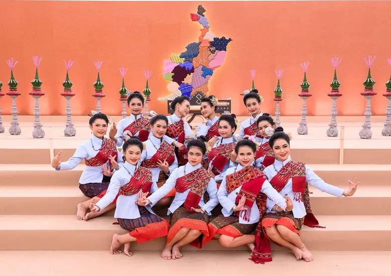 สมราคาเมืองแห่งบิ๊กอีเว้นต์! บุรีรัมย์ จารึกประวัติศาสตร์หน้าใหม่ เปิดสุดยอดมหกรรมผ้าไทย Colors of Buriram สุดอลังการ