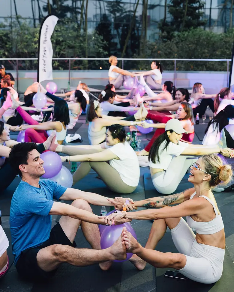 "SHE RISES" Brew Yoga &amp; Swing dance party เฉลิมฉลองทุกความแข็งแกร่งของผู้หญิงทั้งกาย-ใจ ด้วยกิจกรรมสุดเก๋ ในบรรยากาศยามเย็น บนสวนลอยฟ้าที่เดอะ ปาร์ค