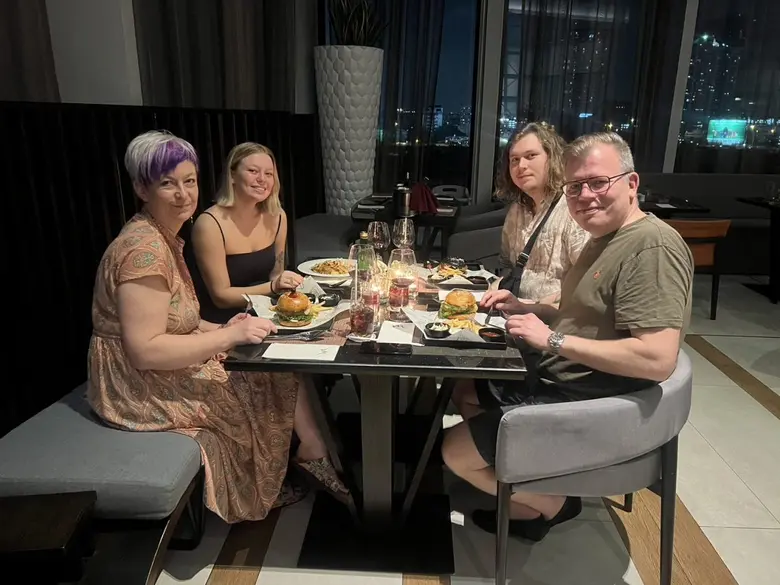Mercure Bangkok Makkasan to Illuminate the Path to Sustainability During Earth Hour 2024