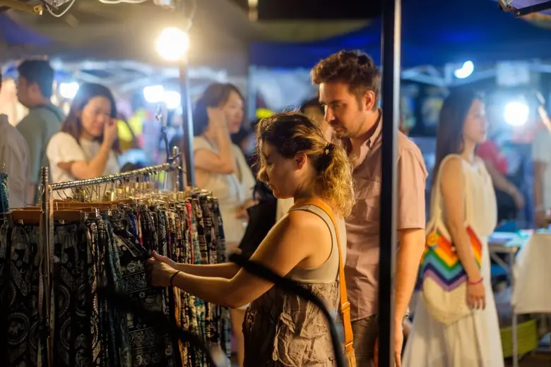นักวิชาการจุฬาฯ ชวนนักออกแบบรุ่นใหม่ ต่อยอด "กางเกงช้าง" สานต่ออัตลักษณ์แห่งวัฒนธรรม ส่งเสริม Soft Power ไทย