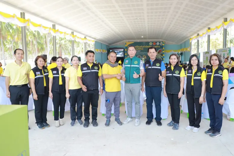 กระทรวงเกษตรและสหกรณ์ ขับเคลื่อนการป้องกันกำจัดศัตรูมะพร้าวจังหวัดประจวบคีรีขันธ์