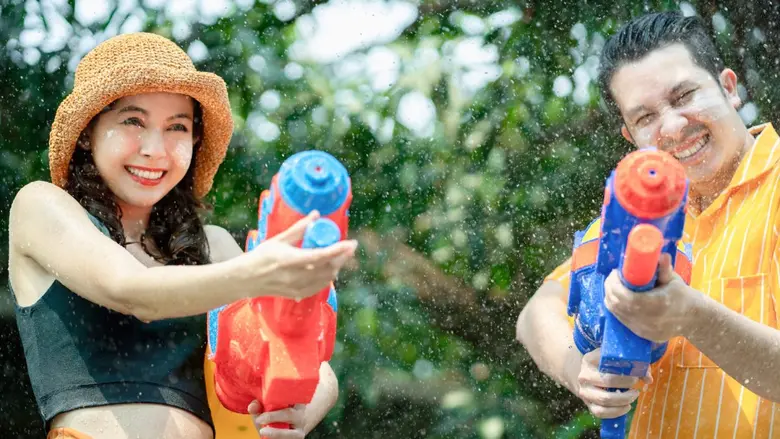 Tinder เปิดตัวสติ๊กเกอร์ "สงกรานต์" ครั้งแรก! ต้อนรับปีใหม่ไทย ชวนคนโสดร่วมฉลองเทศกาลยิ่งใหญ่ไปทั่วโลก