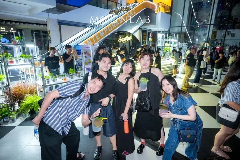 แอสเซทไวส์ ชวนคนรุ่นใหม่รักษ์โลกแบบคูล ๆ ในงาน SangSom MOONLAB จับไอเดียเก๋ มอบต้นไม้ฟรี-เปลี่ยนบัคเก็ตเครื่องดื่ม เป็นกระถางต้นไม้ ชวนนิวเจนลดขยะและเพิ่มกรีนสเปซตามแนวคิด GrowGreen