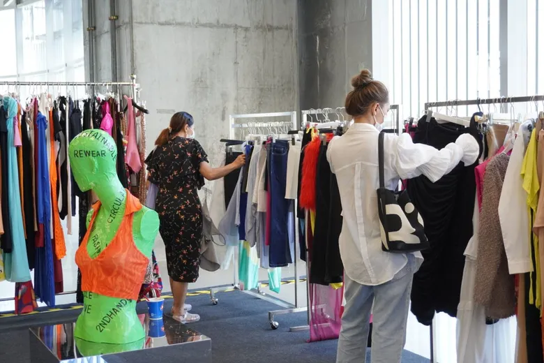 "VIENN RELOVED MARKET" ตลาดแฟชั่นของ 'คนรักษ์โลกอย่างมีสไตล์' กิจกรรมแฟชั่นหมุนเวียนที่เดอะ ปาร์ค สร้างไลฟ์สไตล์แห่งความยั่งยืน
