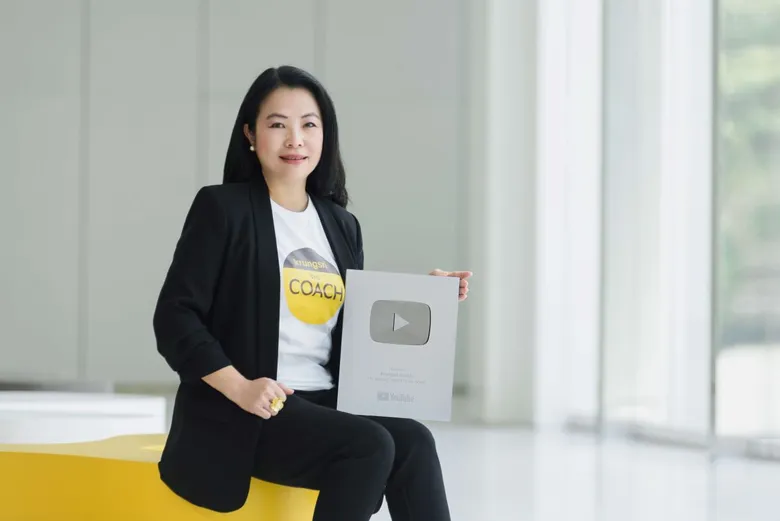 Krungsri receives "Silver Creator Award" from YouTube, reflecting its dedication to delivering financial knowledge that satisfies consumer needs