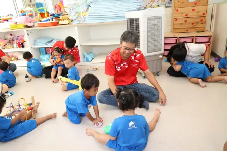 "Canon Volunteer" สานต่อการสนับสนุนมูลนิธิเด็กอ่อนในสลัมฯ เดินหน้ามอบของจำเป็นให้บ้านเด็กอ่อน 3 แห่ง ส่งเสริมการเรียนรู้ของเด็ก ร่วมสร้างอนาคตที่สดใสให้เยาวชนไทย