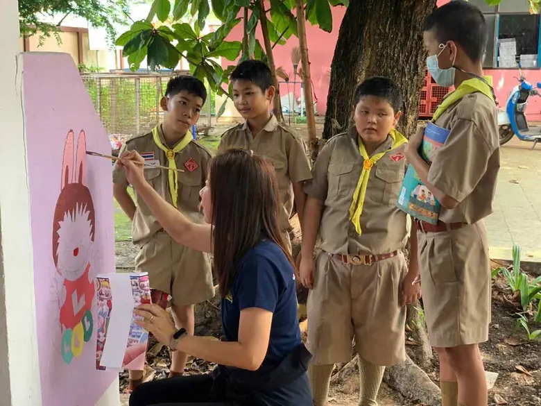 ดั๊บเบิ้ล เอ จัดกิจกรรม "พี่อาสา ช่วยน้องทาสี"