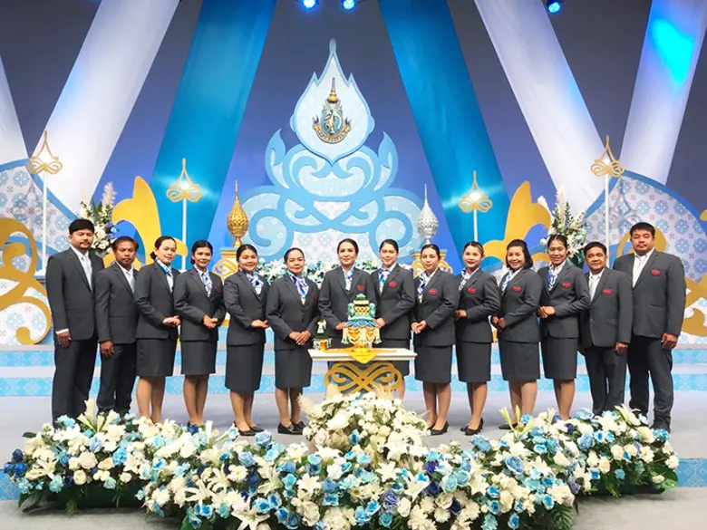 คณะผู้บริหารและพนักงาน บริษัท ซีเอเค อินเ...