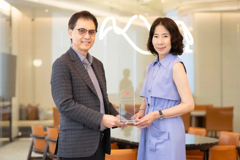 นางพิทยา วรปัญญาสกุล ประธานเจ้าหน้าที่บริ...