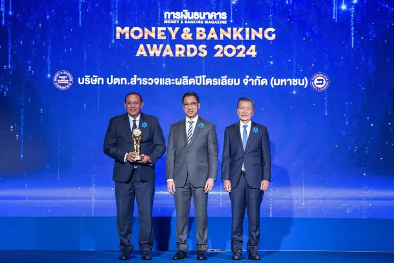 Mr. Montri Rawanchaikul (Left), Chief Exe...