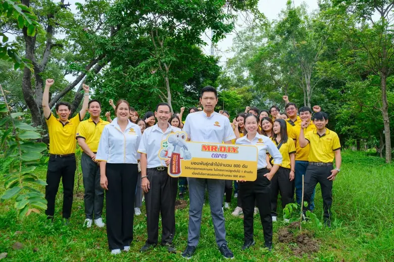 พร้อมมอบขวดพลาสติกรีไซเคิลกว่า 1,000 ขวด ...