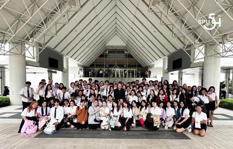"ครูโอม" ดร.สุชาญวุฒิ กิ่งแก้ว หัวหน้าสาข...