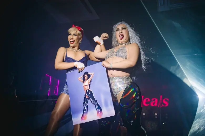 เพื่อเฉลิมฉลองการคัมแบ็คของ "Katy Perry" ...