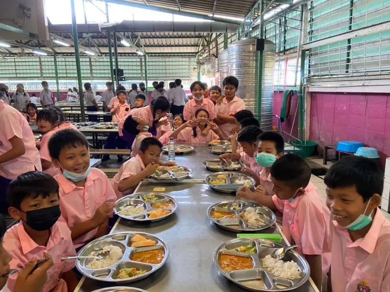 นายดิชา คงศรี ผู้อำนวยการเขตประเวศ กทม. ก...