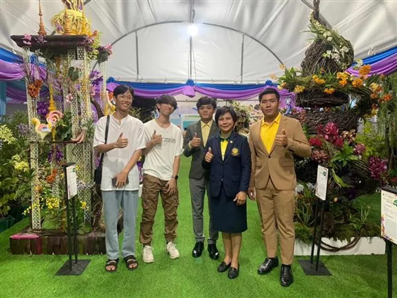 วิทยาลัยดุสิตธานีคว้ารางวัลการจัดกล้วยไม้ในงาน “สีสรรพรรณไม้ เทิดไท้บรมราชินีนาถ”