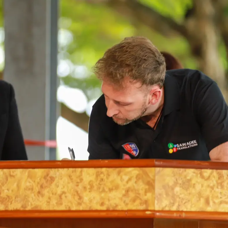 Sawadee Translations Signs Sponsorship Deal with Thonburi United Football club