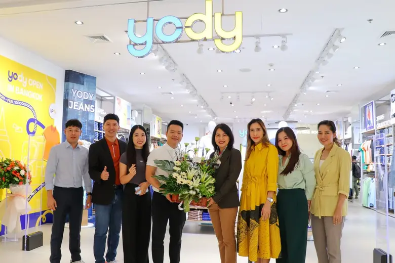 นางสาวจรูญรัตน์ สาลี กรรมการผู้จัดการ บริ...
