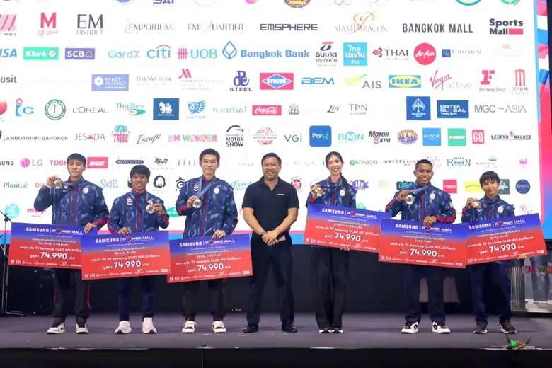 ซัมซุง ร่วมกับ เพาเวอร์ มอลล์ ต้อนรับทัพน...