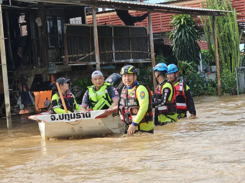 นายวิเชียร เตชะไพบูลย์ ประธานกรรมการ มูลน...