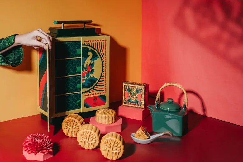 ไอคอนสยาม ต้อนรับเทศกาลมงคล จัดงานสุดยิ่งใหญ่ "THE EXQUISITE MOONCAKE FESTIVAL" รวมที่สุดของขนมไหว้พระจันทร์จากแบรนด์ชั้นนำและโรงแรมดังทั่วกรุงเทพฯ มาให้เลือกสรรหลากสไตล์หลายรสชาติในงานเดียว