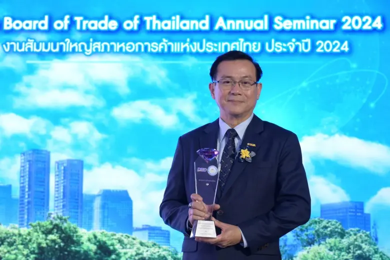 ดร.สมพร สืบถวิลกุล นายกสมาคมประกันวินาศภั...