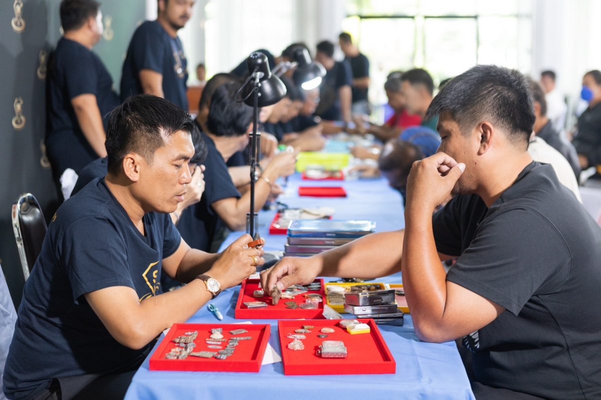 ท่ามกลางสภาวะเศรษฐกิจที่ย่ำแย่ โครงการ "ร...