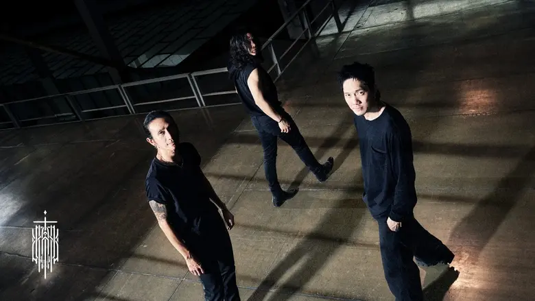 หลังจากที่ COCKTAIL ปล่อยสตูดิโออัลบั้มชุ...
