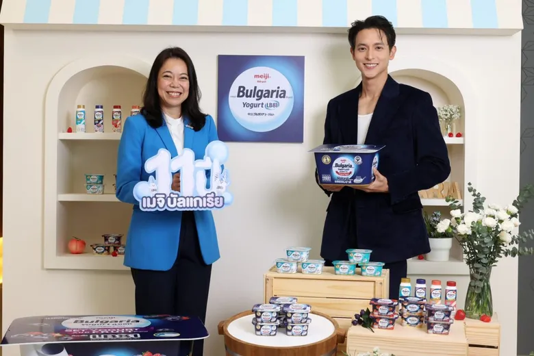 เมจิ บัลแกเรีย ชวน เจมส์-จิรายุ ส่งต่อสิ่งดีๆ เพื่อทุกคน กับกิจกรรม "1 ถ้วยเท่ากับ บริจาค 1 บาท" มอบเงิน 1.1 ล้านบาท สมทบทุนสมาคมศัลยแพทย์ลำไส้ใหญ่ฯ