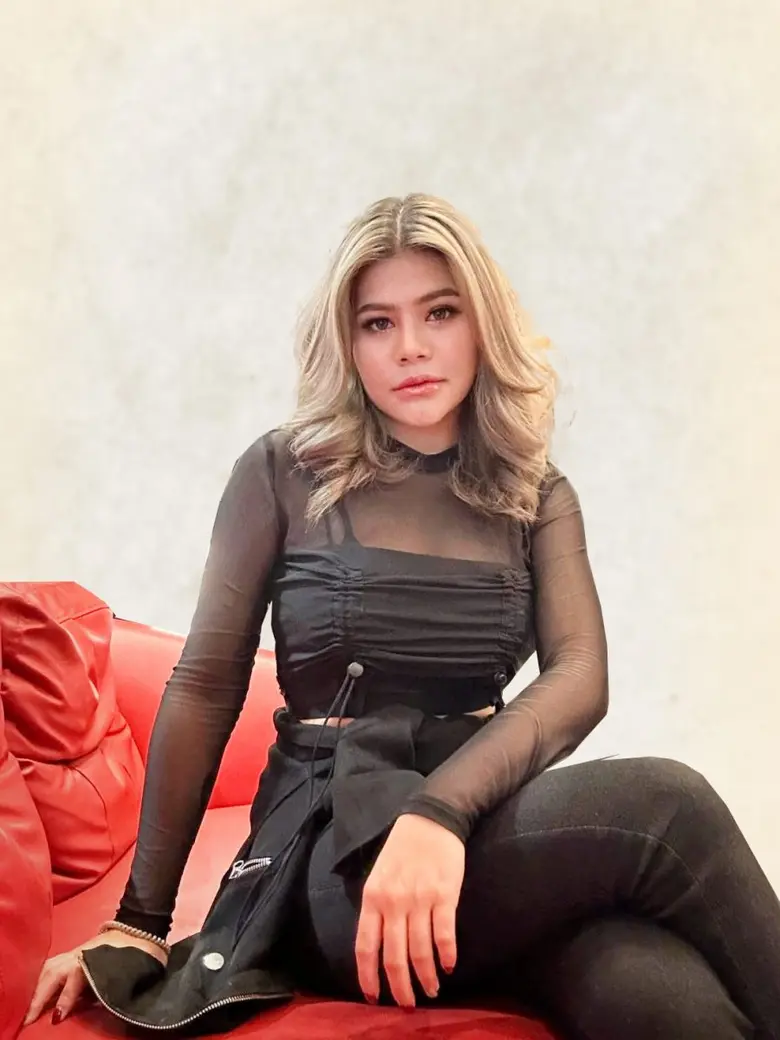 ดรีม สไลด์เด้อ สาวโคราชมากความสามารถ สวย ...