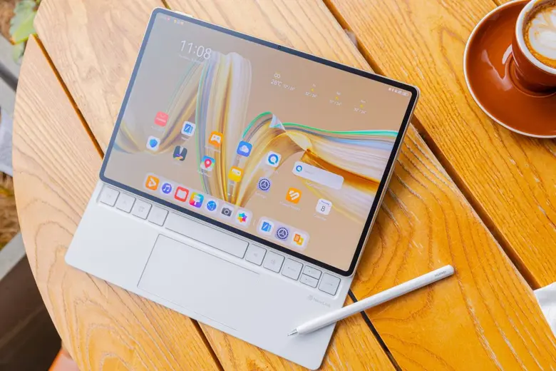 เปิดราคาพร้อมพรีออเดอร์ได้แล้ววันนี้! HUAWEI MatePad Pro 12.2 พลิกโฉมประสบการณ์ระดับพีซีด้วยแอป PC-Level WPS Office ทำงานอย่างเต็มประสิทธิภาพและคีย์บอร์ดอัจฉริยะ