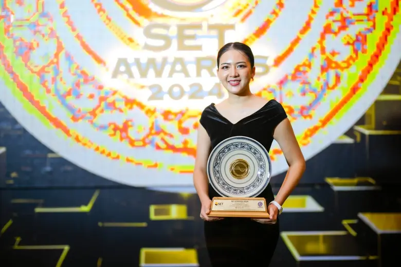 นางสาวชนกนันท์ เทียมรัตน์ ผู้จัดการอาวุโส...