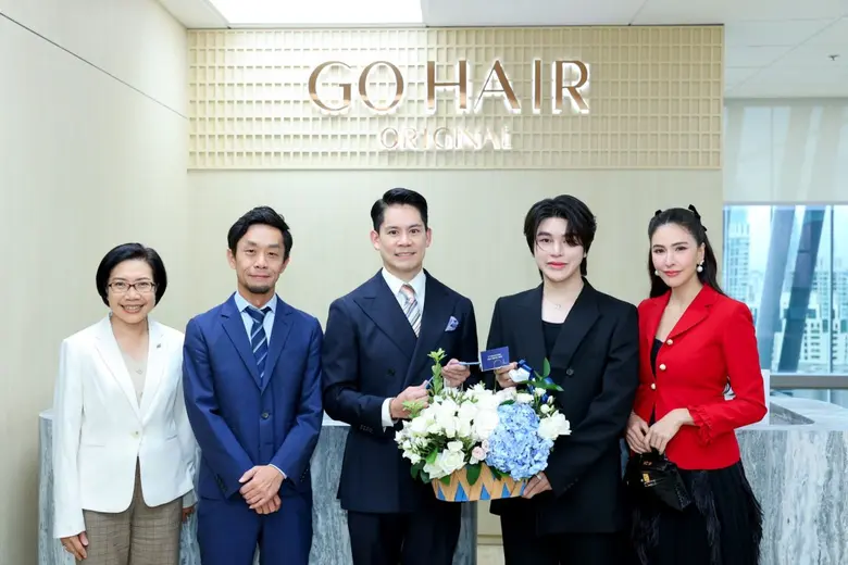 นายกรณ์ ณรงค์เดช (กลาง) กรรมการและประธานค...