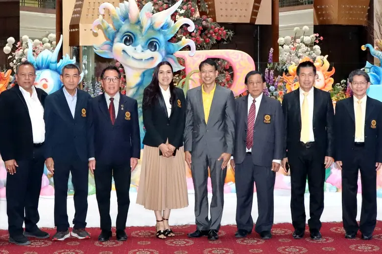 นายอดิทัต วะสีนนท์ อธิบดีกรมอุตสาหกรรมพื้...