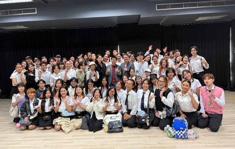 ดร.สุชาญวุฒิ กิ่งแก้ว หัวหน้าสาขาสื่อสารการแสดง คณะ...