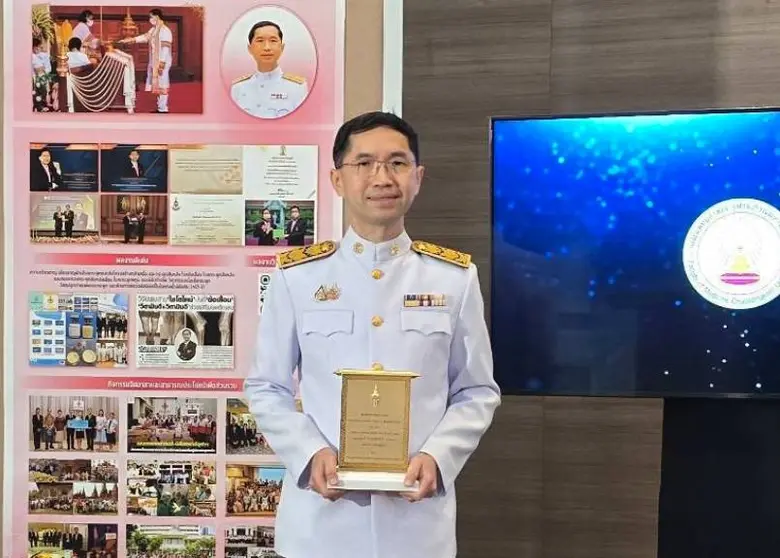 ศ.ดร.นพ.สิทธิศักดิ์ หรรษาเวก รองคณบดีฝ่าย...