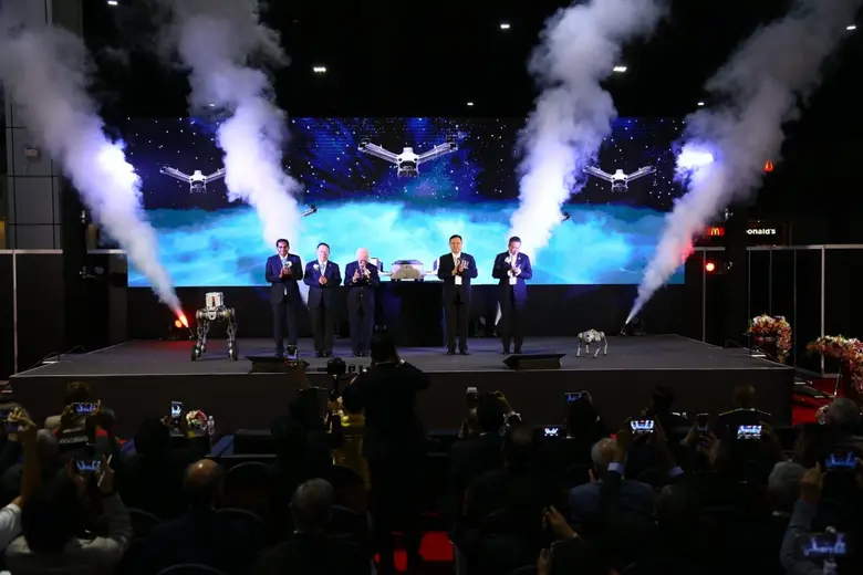 กว่า 100 แบรนด์ชั้นนำ และคนในวงการร่วมเปิ...