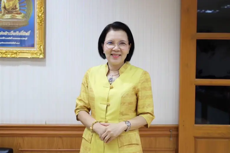 ผศ.ดร.อมลวรรณ วีระธรรมโม เลขาธิการคุรุสภา...