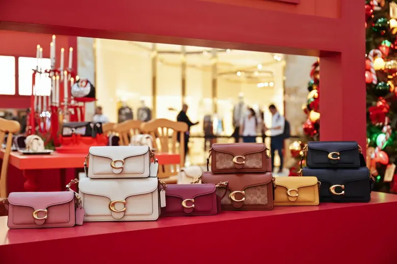 Coach เฉลิมฉลองเทศกาลแห่งความสุขด้วยการเป...