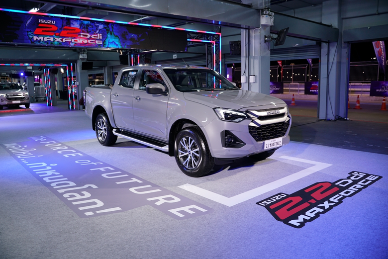 Bridgestone Joins Isuzu's the Future Diesel Engine Launch Event "New! 2.2 Ddi MAXFORCE and New! 3.0 Ddi MAXFORCE The FORCE of FUTURE"