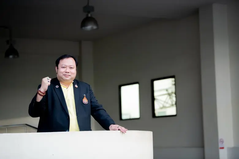 ดร.ณัฐวรพล รัชสิริวัชรบุล อธิการบดีมหาวิท...