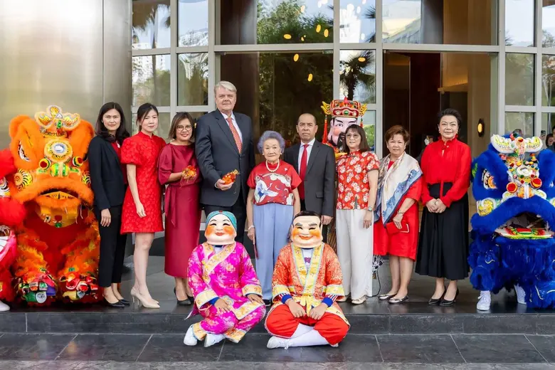 ต้อนรับปีงู โรงแรมเซ็นทาราแกรนด์ฯ เซ็นทรั...