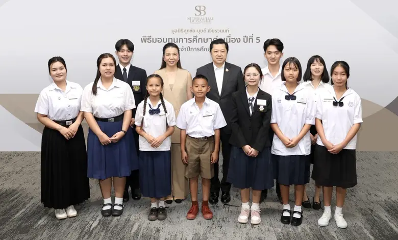 เพราะการศึกษา เป็นพื้นฐานสำคัญที่จะทำให้ค...