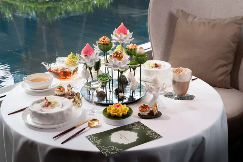 Four Seasons Hotel Bangkok at Chao Phraya...