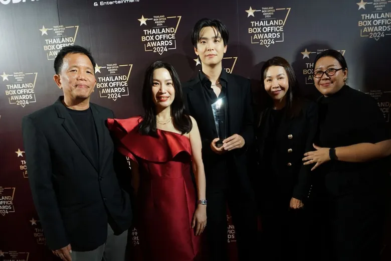 สุดเจ๋ง! "Good Doctor หมอใจพิเศษ" คว้ารางวัลพิเศษ "รางวัลดัดแปลงบทซีรีส์แห่งปี" บนเวที "Thailand Box Office Awards 2024"